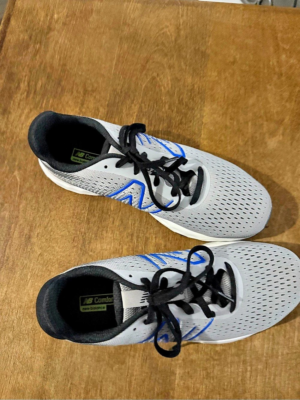 New Balance - Picture 3 of 4